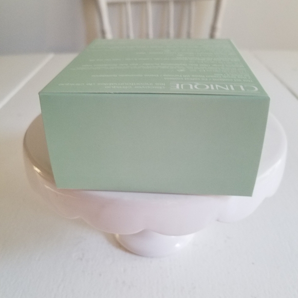 NIB Clinique 4 PC Remover Scrub Cream Moisture Surge High Impact Mascara - Picture 6 of 6